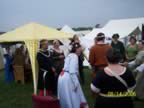 2006_8-14_Pennsic_Thescorre_Court_03.jpg (52kb)