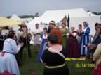 2006_8-14_Pennsic_Thescorre_Court_04.jpg (58kb)