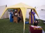 2006_8-14_Pennsic_Thescorre_Court_08.jpg (59kb)